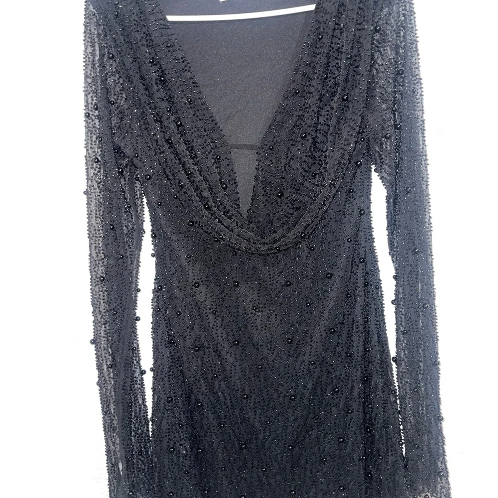 Elegant Black Lace Dress - Picture 3 of 8